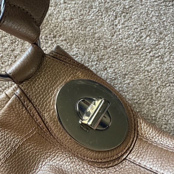 COACH METALLIC BEIGE PEBBLE LEATHER SHOULDER BAG, “PENELOPE”, 2011, HARDLY USED - Picture 4 of 10